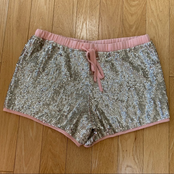NWT Forever 21 Silver Sequin Shorts Size L - Picture 2 of 10